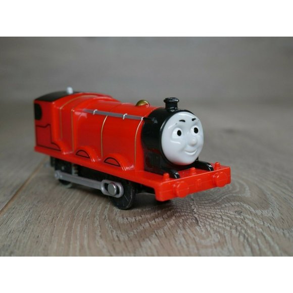 Thomas & Friends Trackmaster James Motorized 6-inch Locomotive - Picture 1 of 7